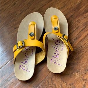 Thong mustard sandals Blowfish Malibu